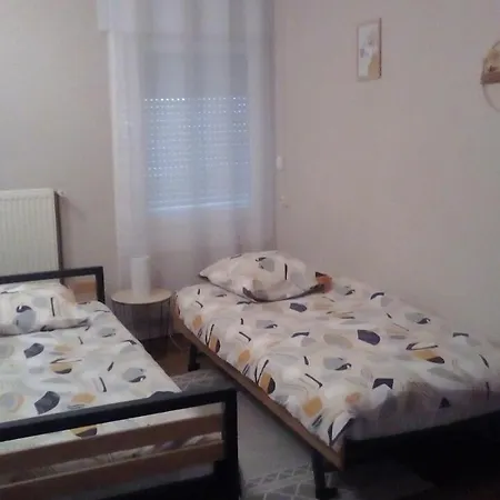 Chez Bernard Et Myriam Nyaraló