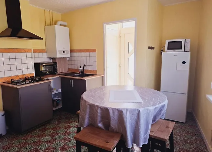 Chez Bernard Et Myriam *