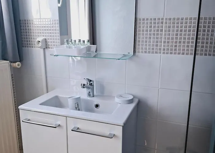 Chez Bernard Et Myriam *